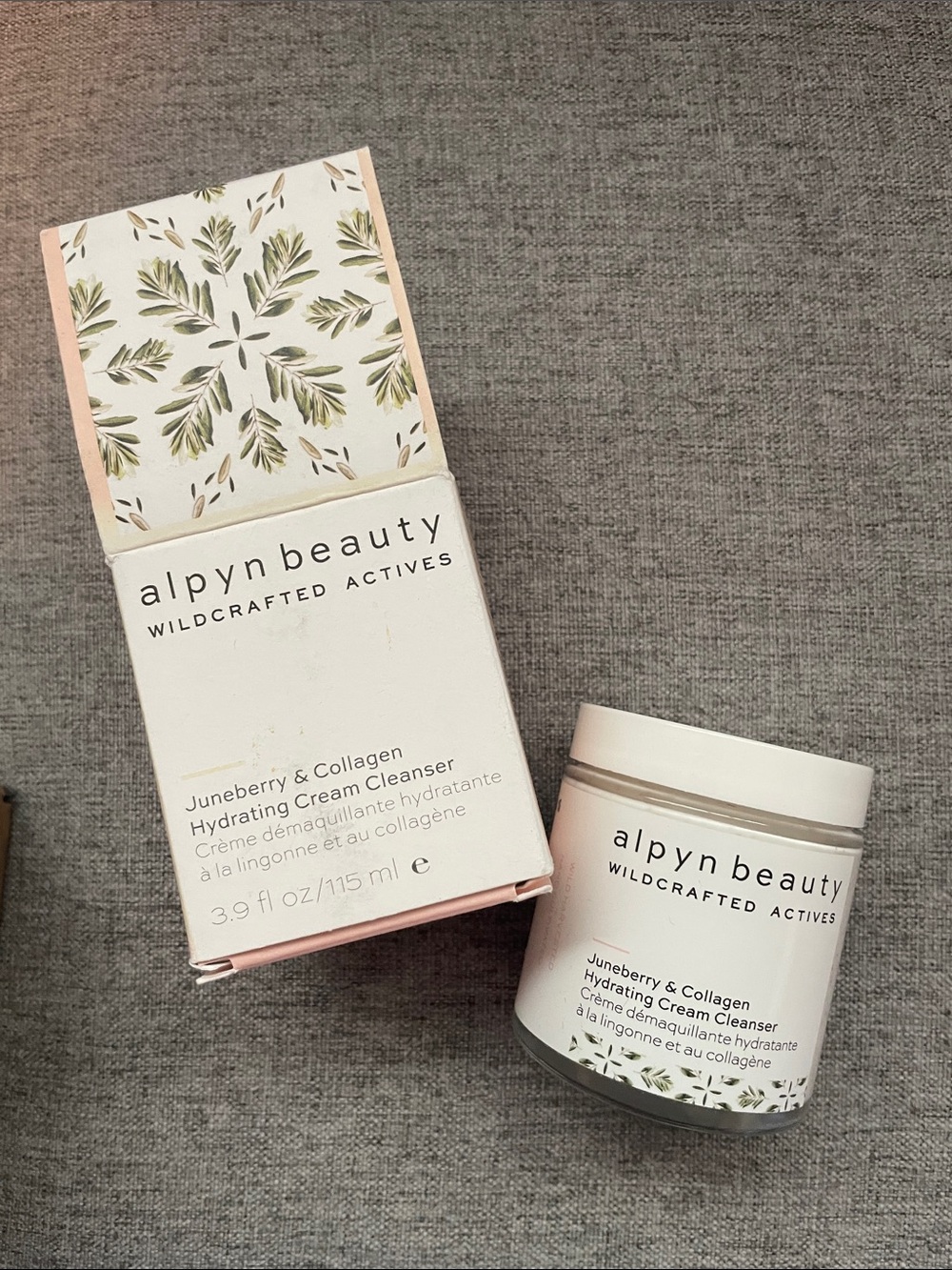 Hydrating Cream Cleanser - White